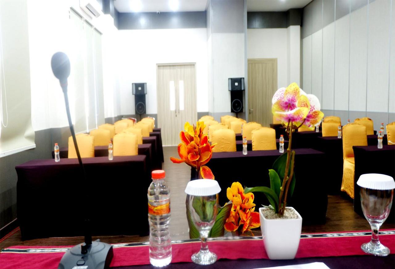 אמבון Manise Hotel מראה חיצוני תמונה