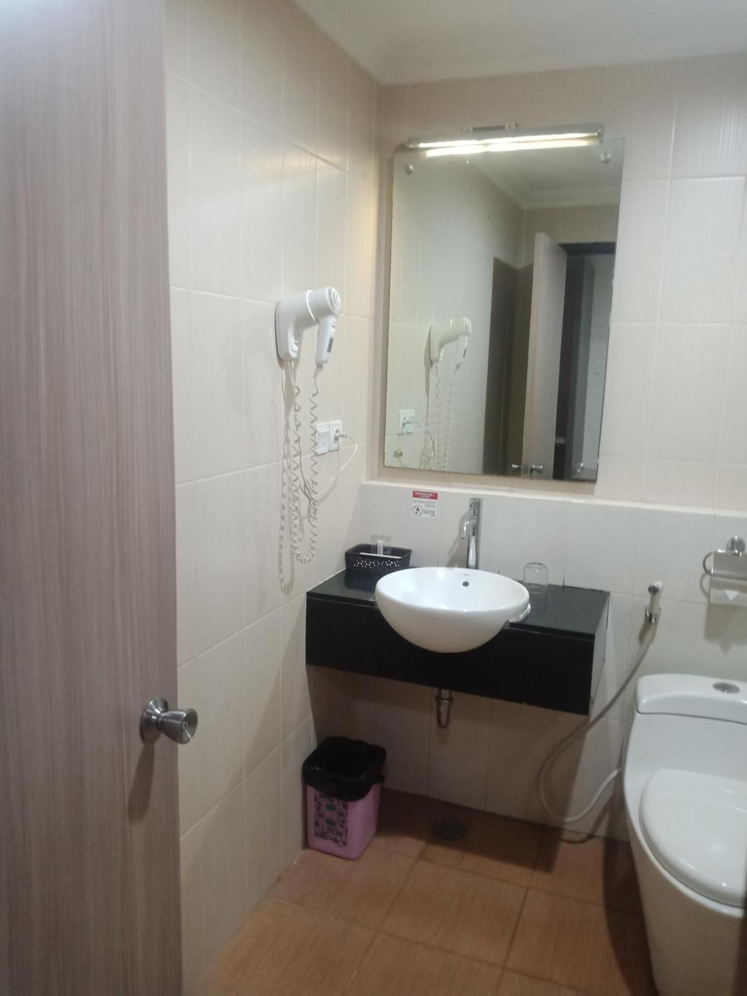 אמבון Manise Hotel מראה חיצוני תמונה