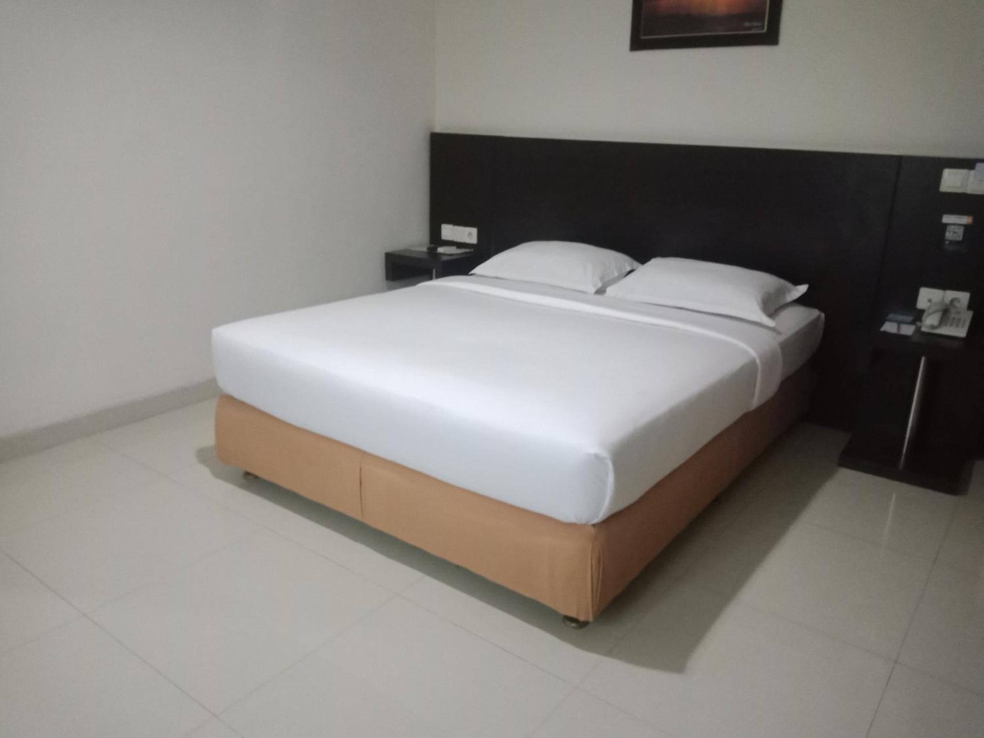 אמבון Manise Hotel מראה חיצוני תמונה