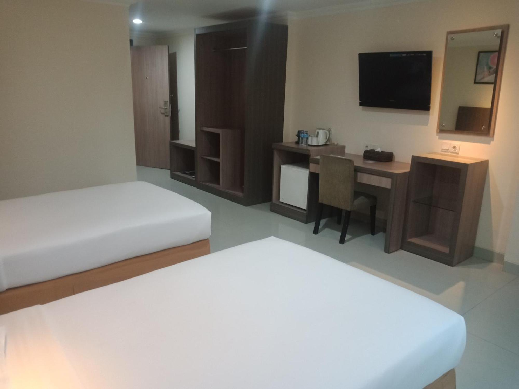 אמבון Manise Hotel מראה חיצוני תמונה