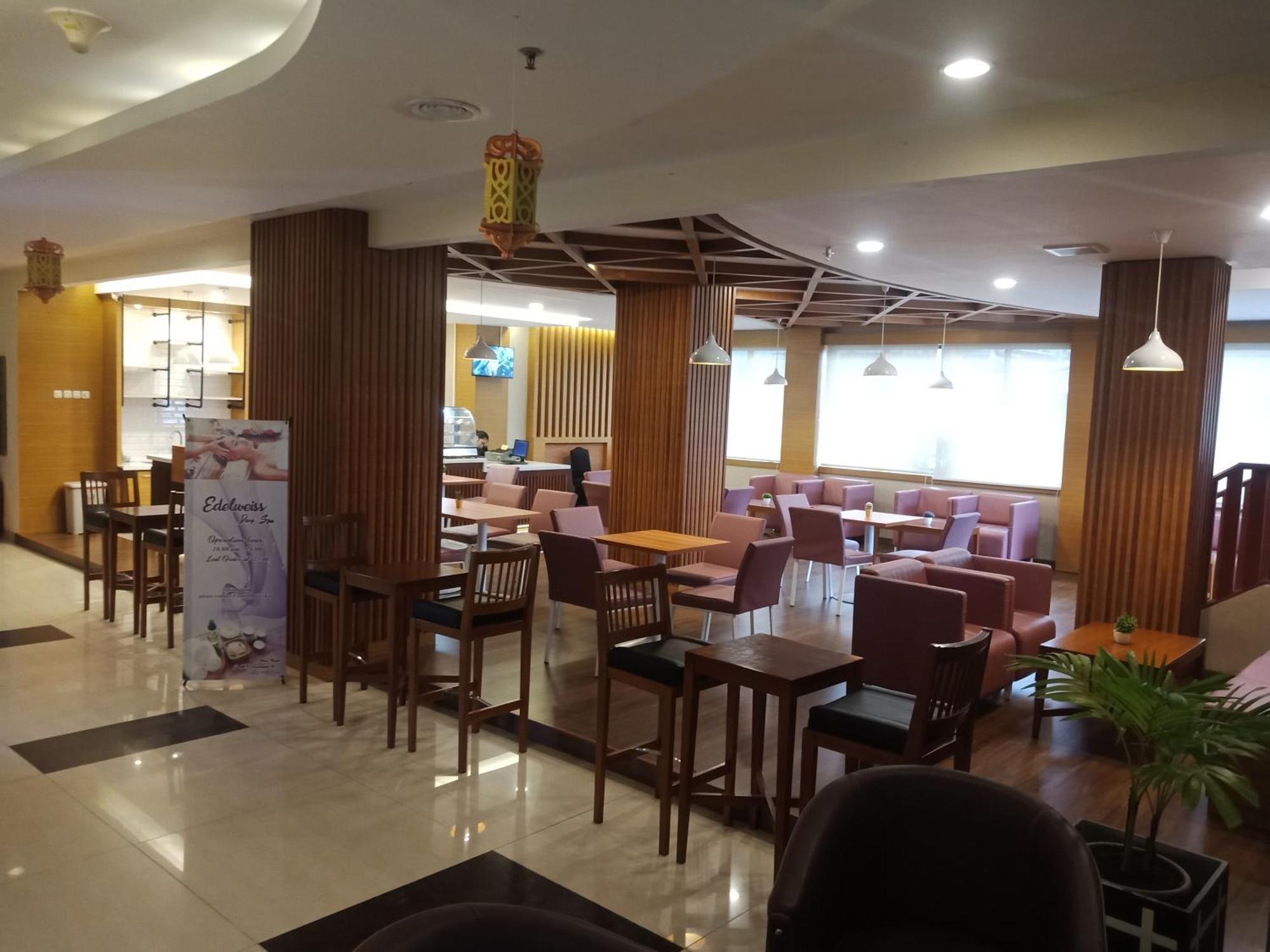 אמבון Manise Hotel מראה חיצוני תמונה