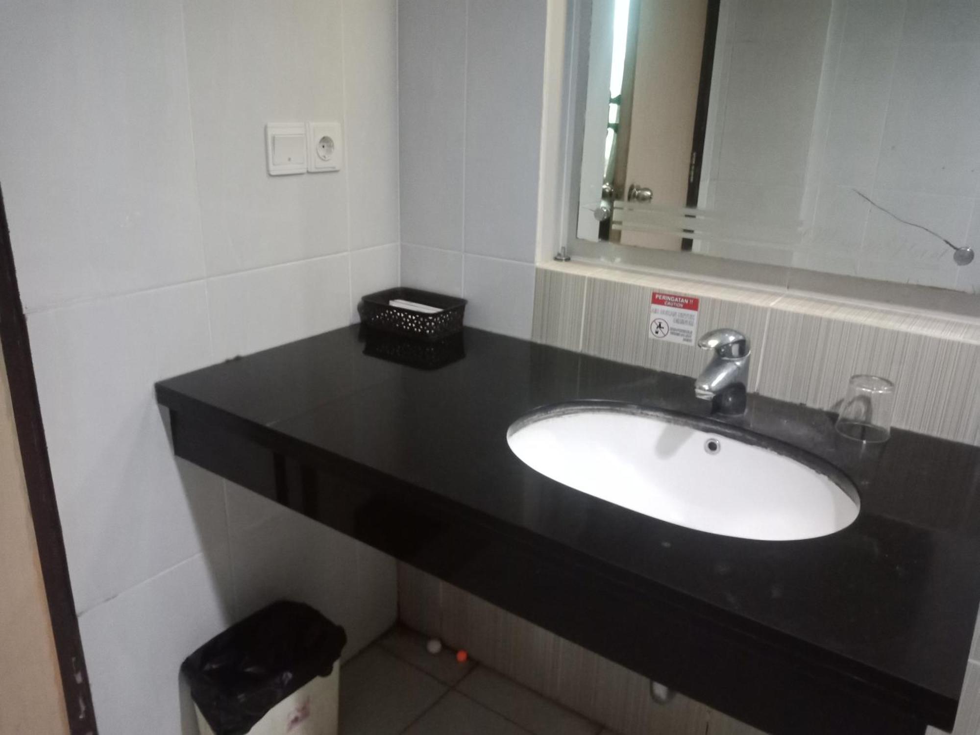 אמבון Manise Hotel מראה חיצוני תמונה