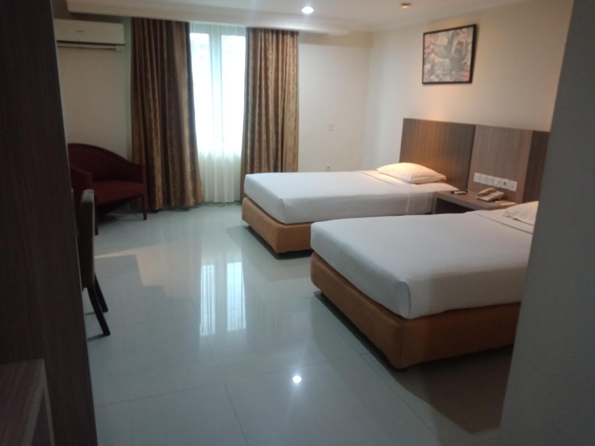 אמבון Manise Hotel מראה חיצוני תמונה