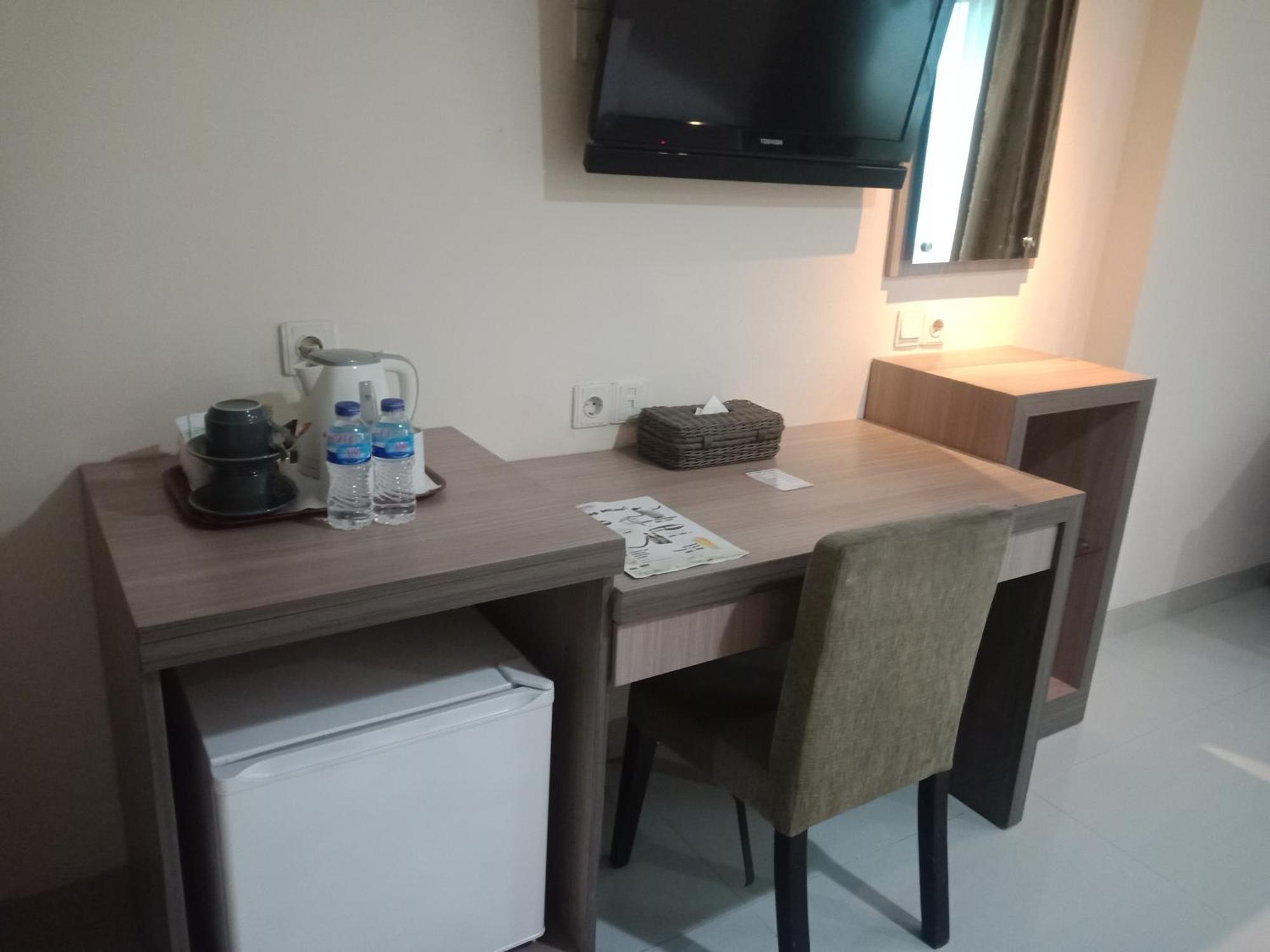 אמבון Manise Hotel מראה חיצוני תמונה