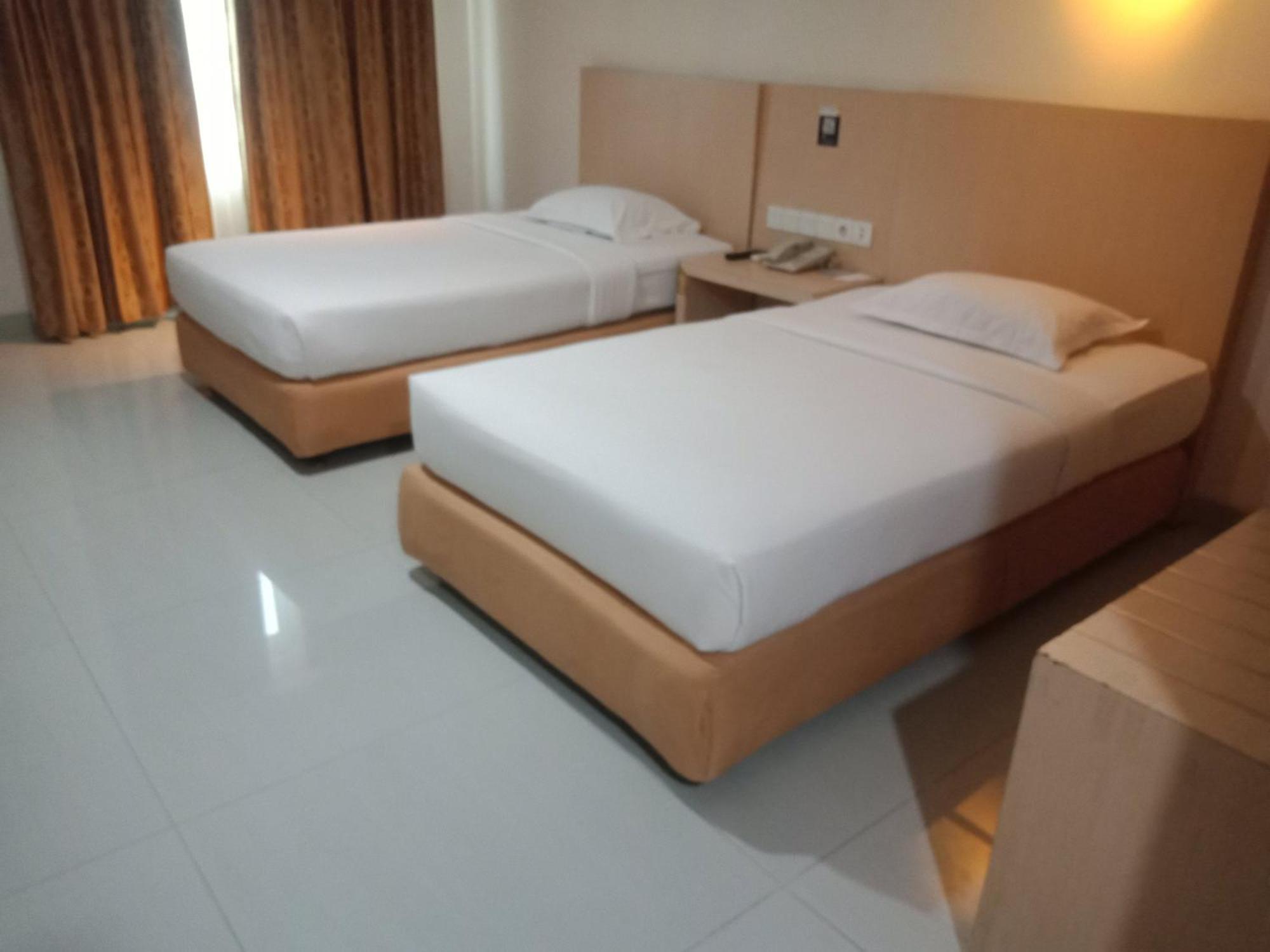 אמבון Manise Hotel מראה חיצוני תמונה