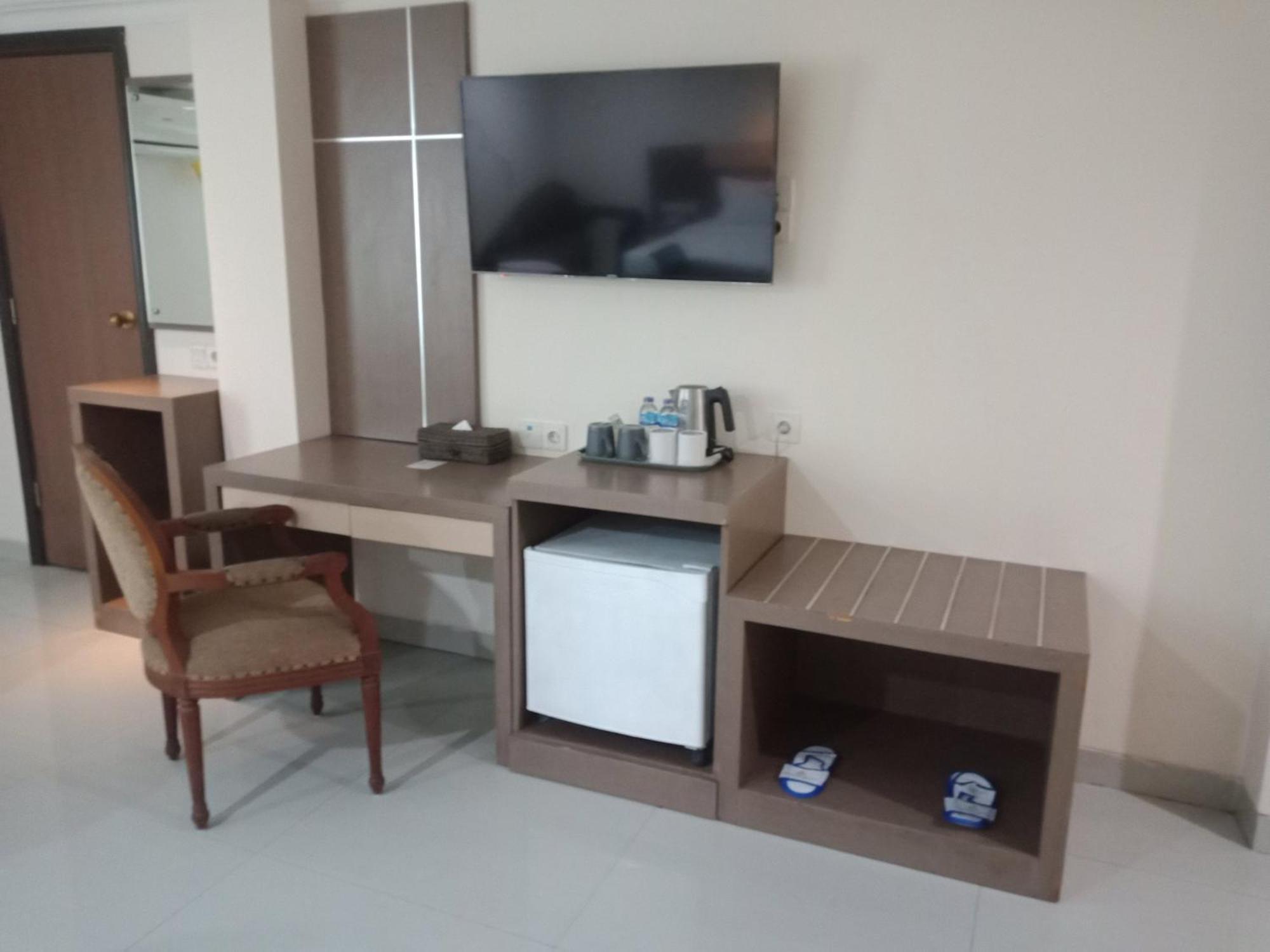 אמבון Manise Hotel מראה חיצוני תמונה