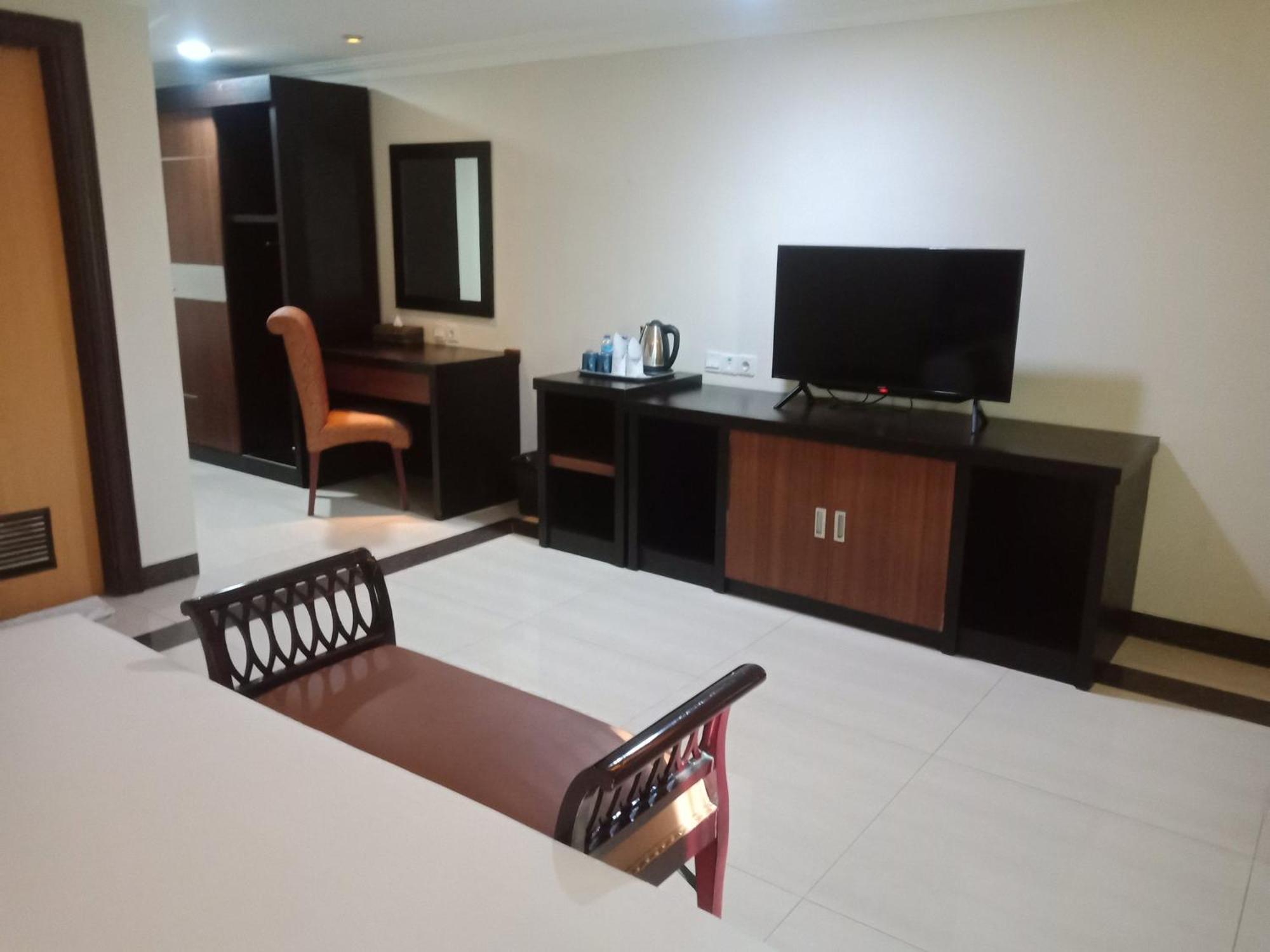 אמבון Manise Hotel מראה חיצוני תמונה