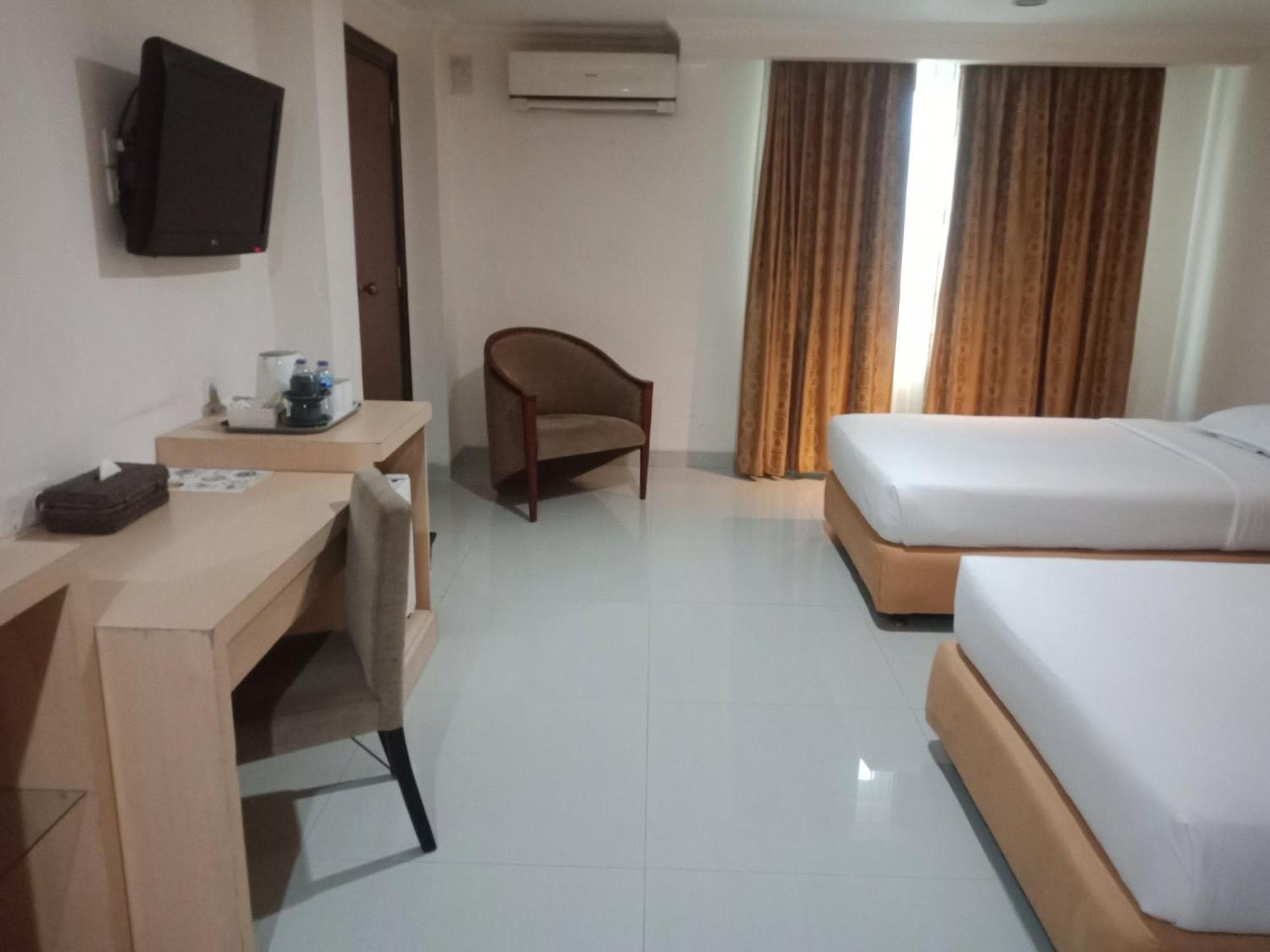 אמבון Manise Hotel מראה חיצוני תמונה