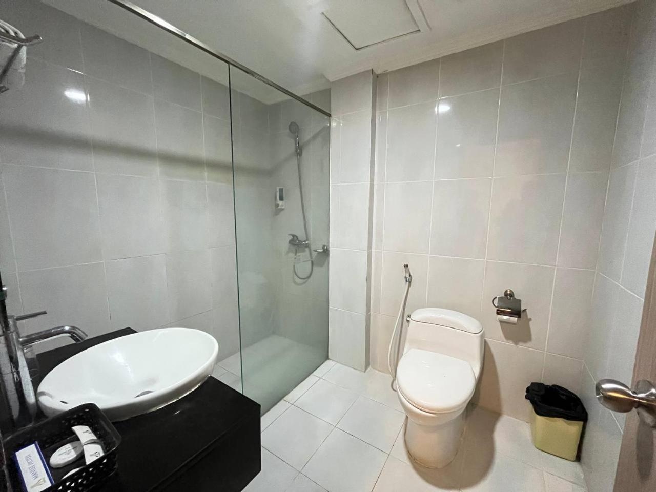 אמבון Manise Hotel מראה חיצוני תמונה