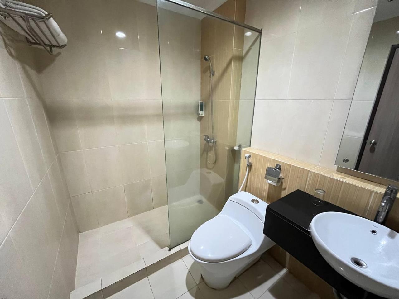 אמבון Manise Hotel מראה חיצוני תמונה