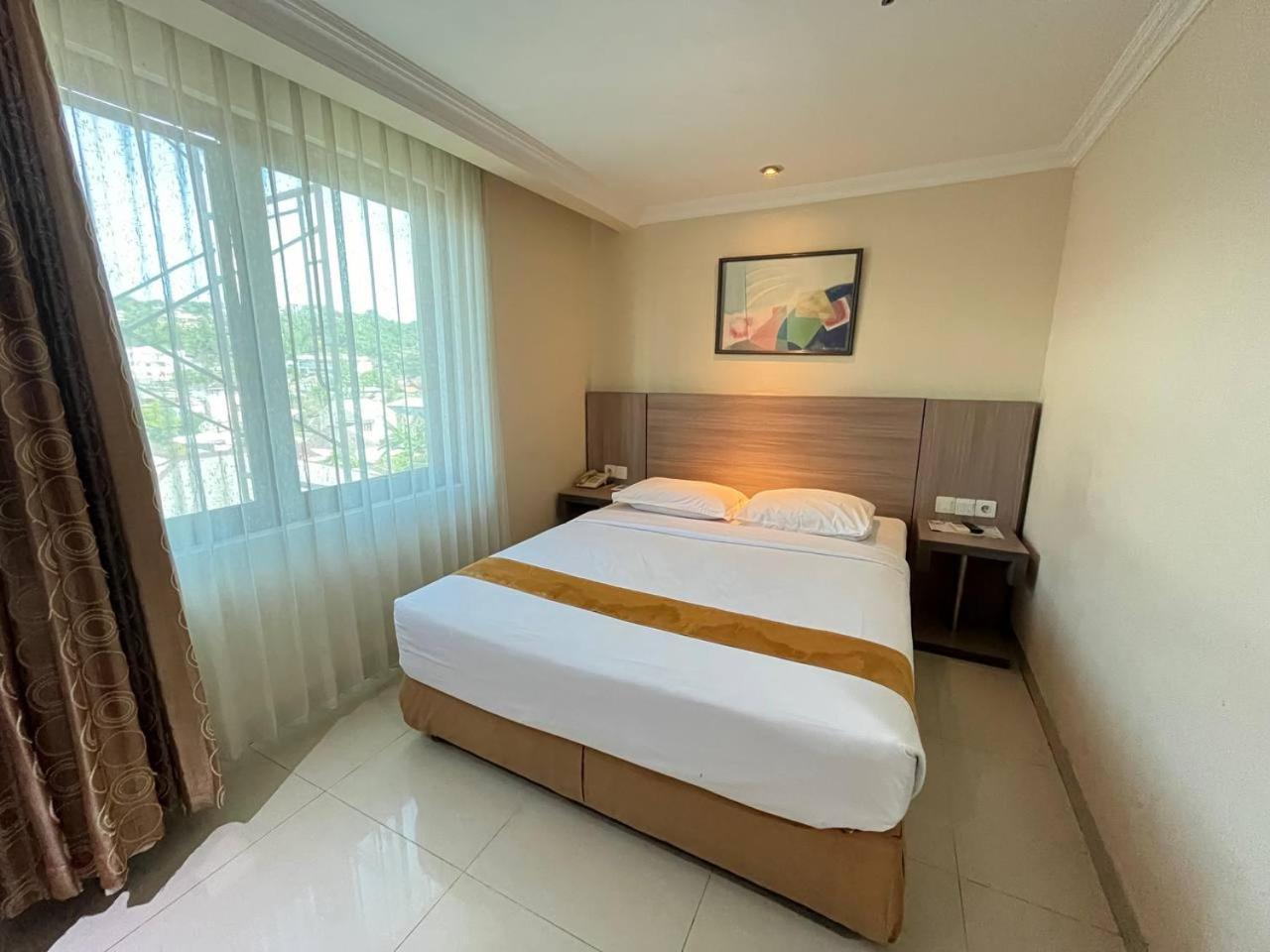 אמבון Manise Hotel מראה חיצוני תמונה