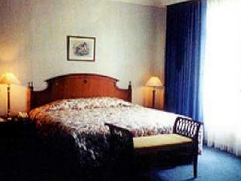 אמבון Manise Hotel מראה חיצוני תמונה
